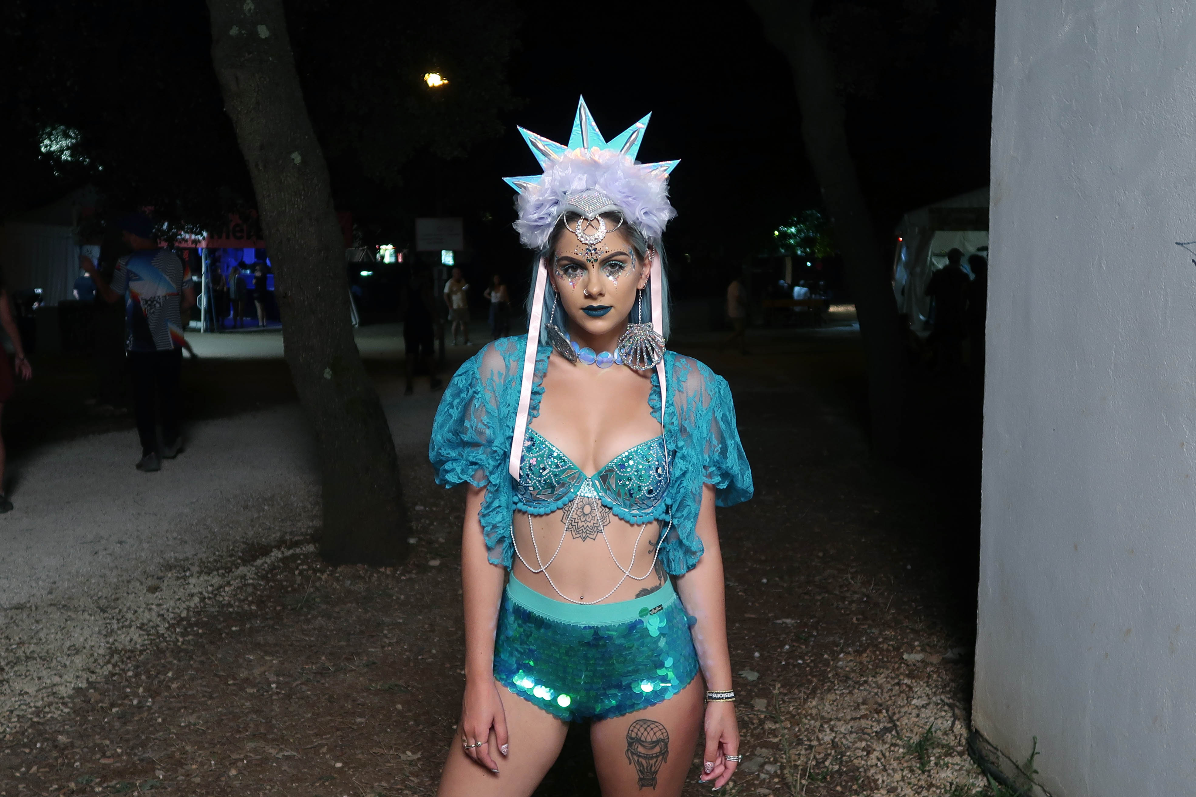 sophie hannah richardson at dimensions festival wearing mermaid rave bra
