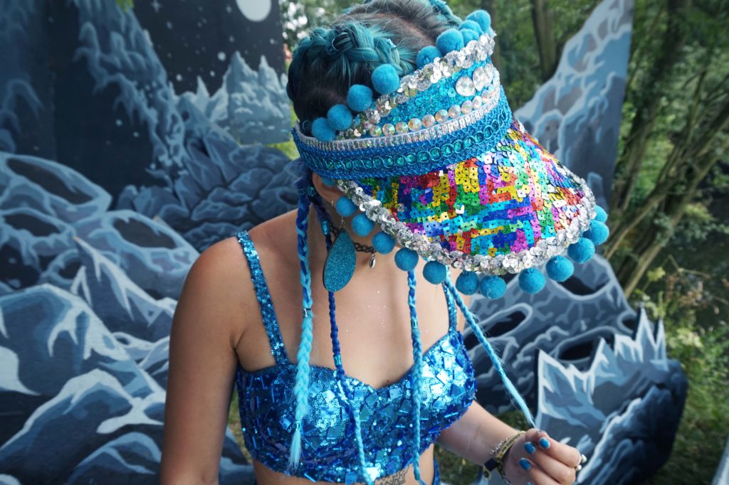 Sophie Hannah Richardson wearing pica pica feather sequin hat