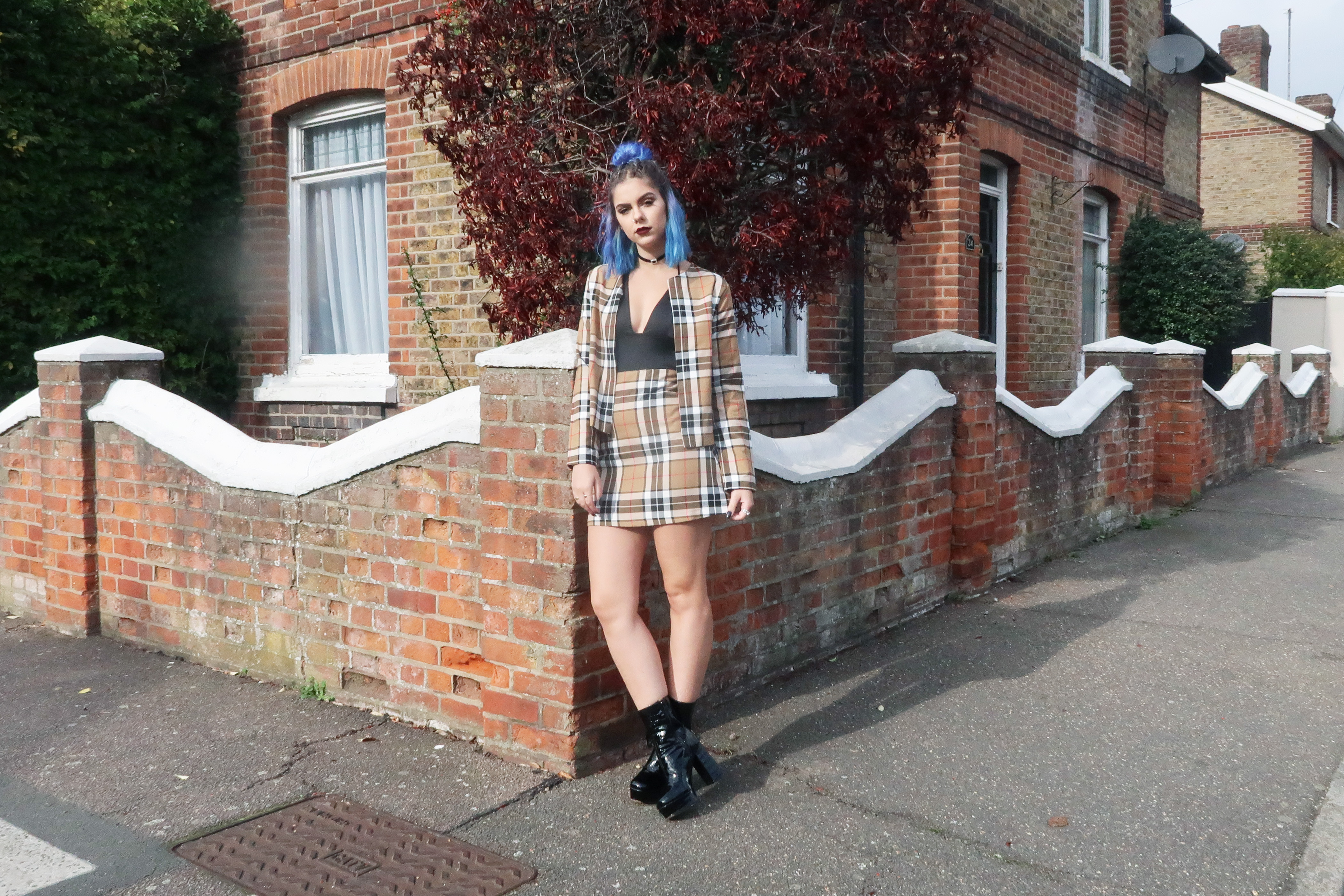 sophie hannah richardson wearing a two piece set