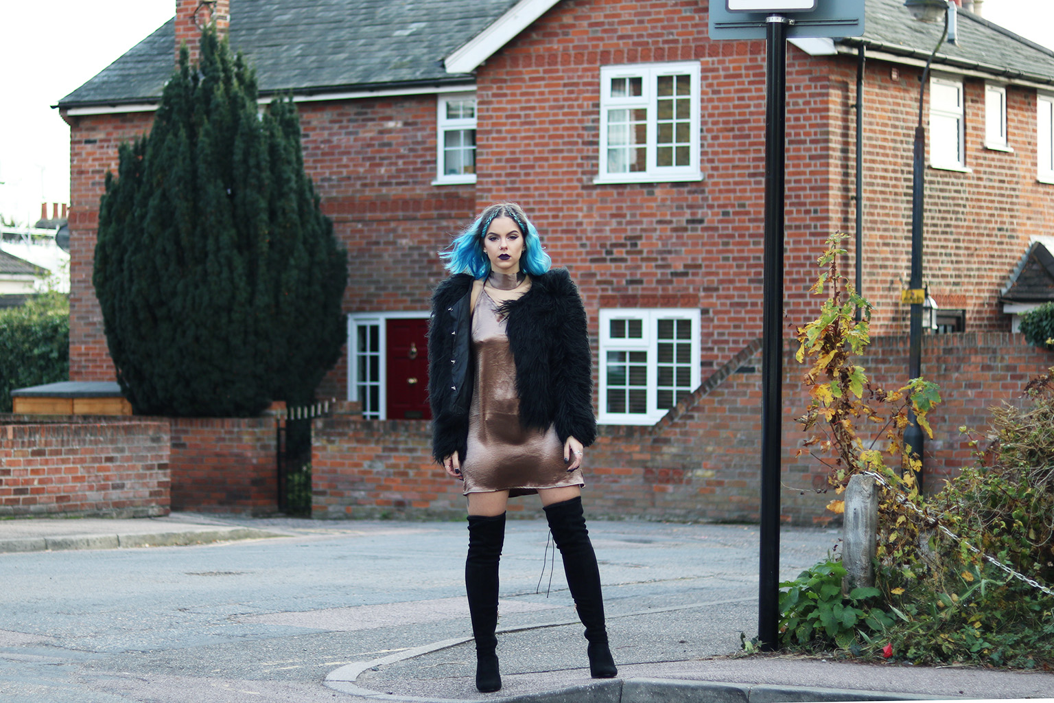 sophie hannah richardson wearing black knee high boots