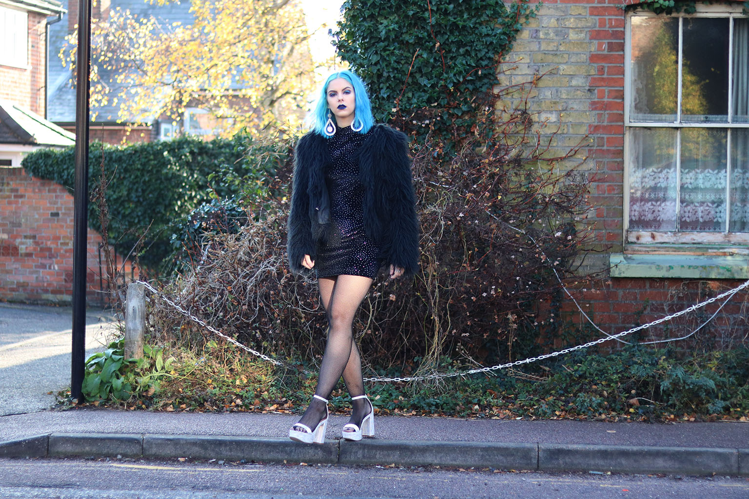 sophie hannah richardson wearing metallic boohoo party dress