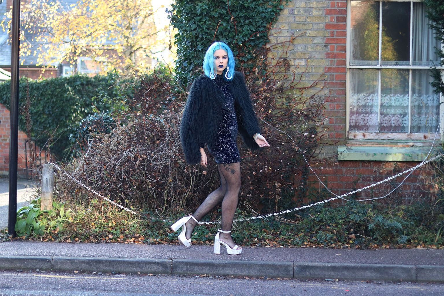 sophie hannah richardson wearing metallic boohoo party dress