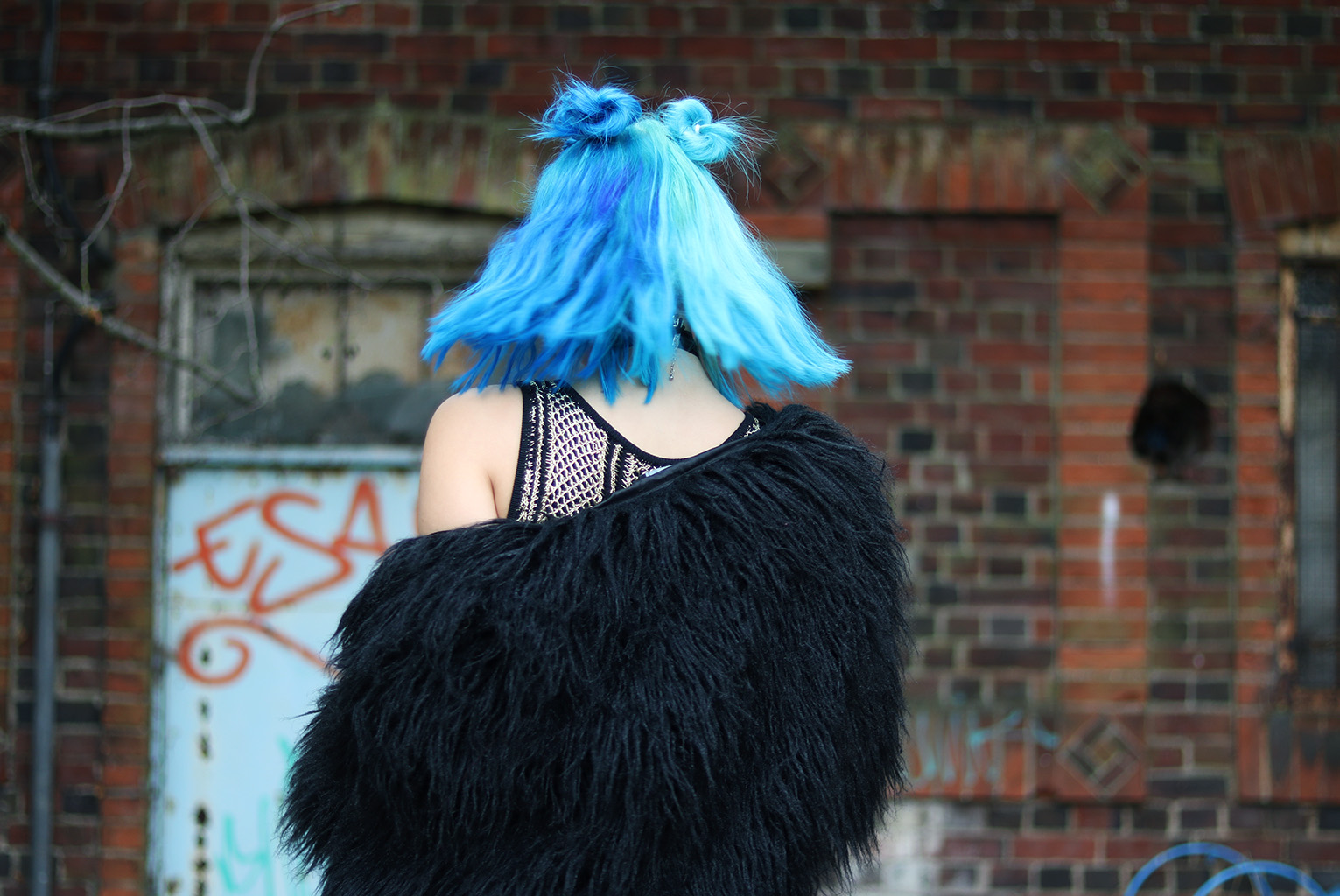 sophie hannah richardson wearing prettylittlething party dress