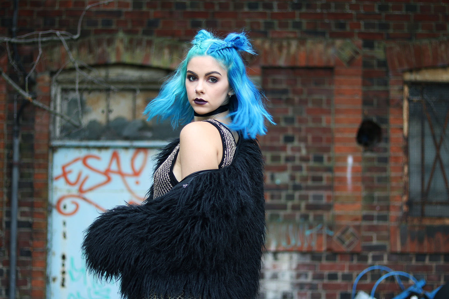 sophie hannah richardson wearing prettylittlething party dress