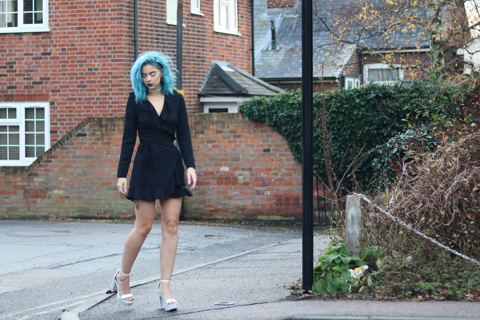 sophie hannah richardson wearing little black dress silk fred