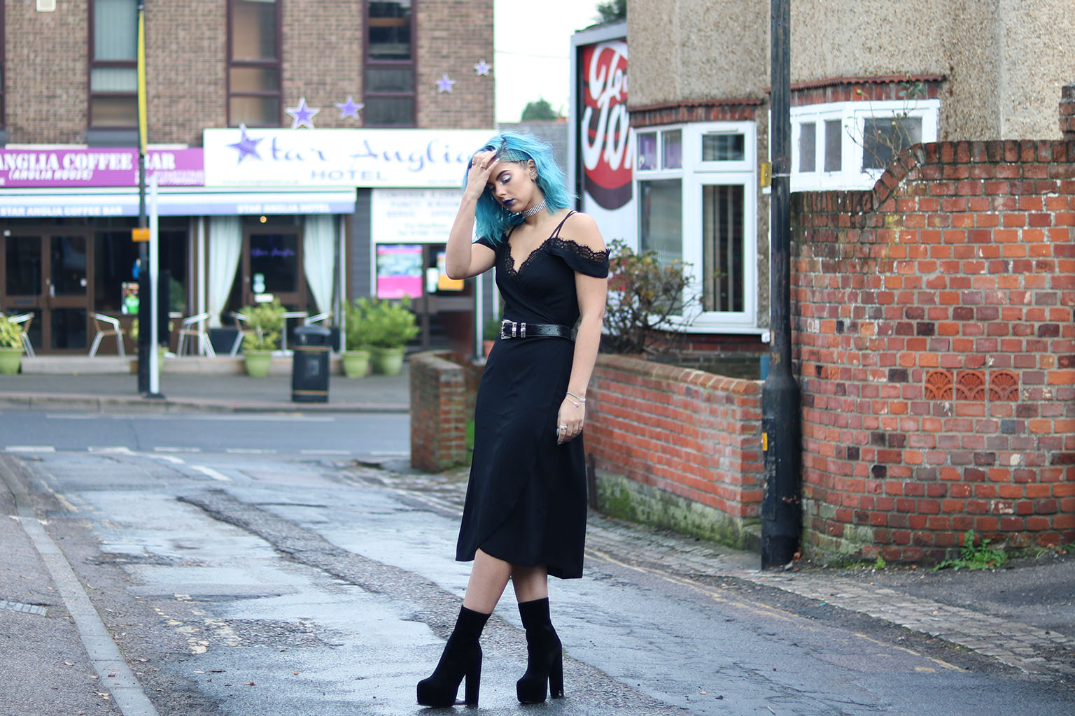 sophie hannah richardson wearing little black dress silk fred