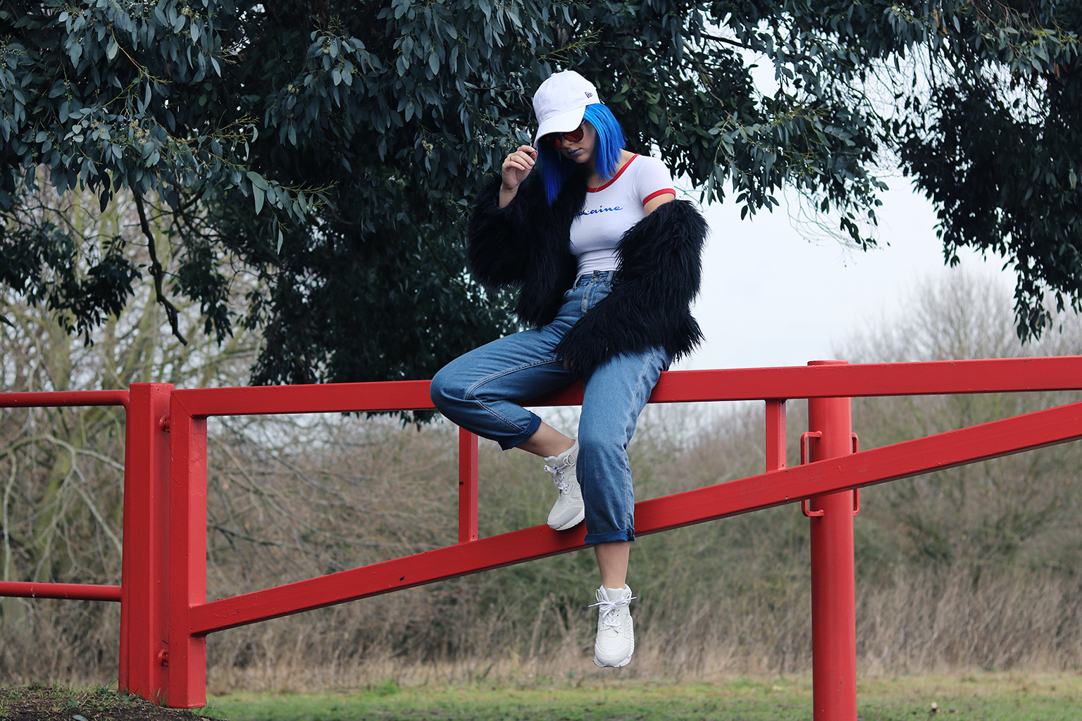 sophie hannah richardson wearing a cocaine t shirt