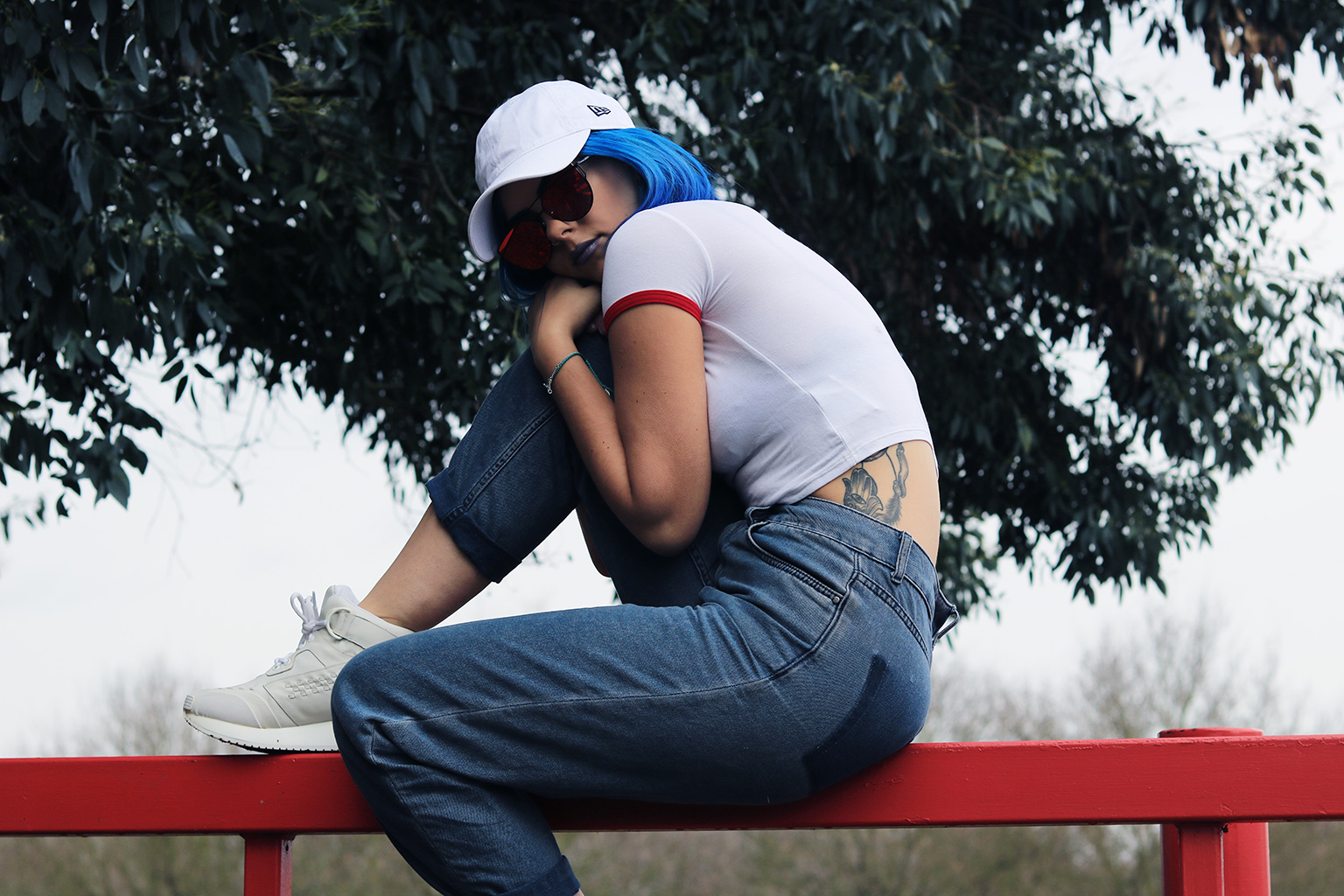 sophie hannah richardson wearing a cocaine t shirt