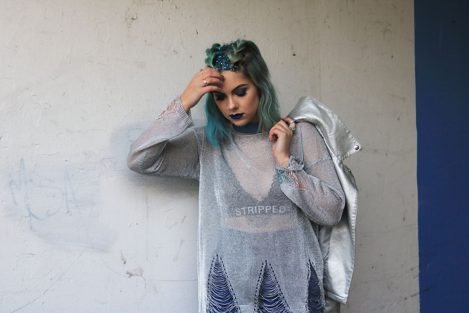 sophie hannah richardson wearing silver and talking about her digital detox