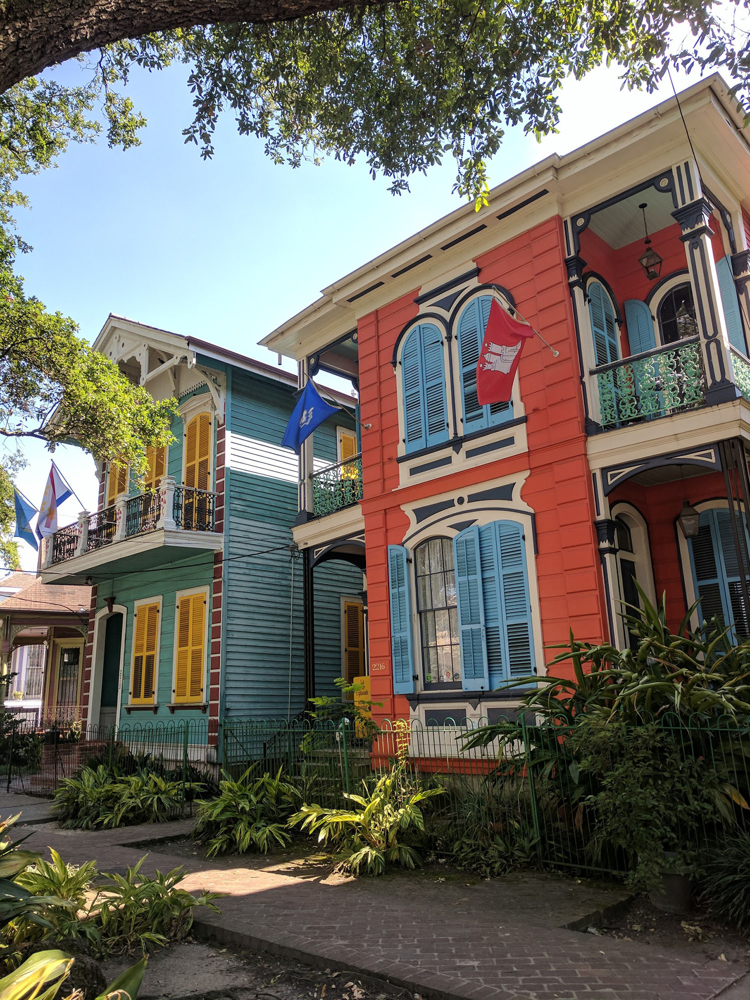 new orleans colourful house