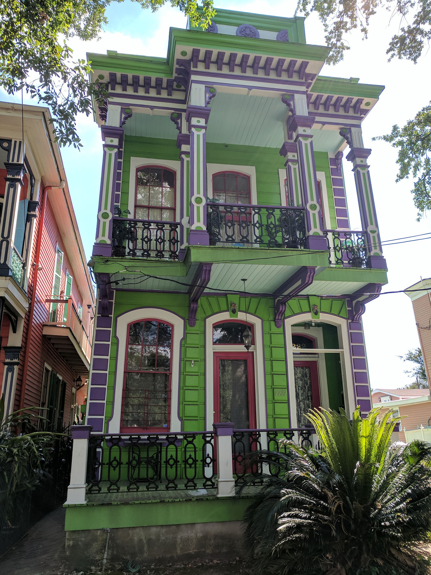new orleans colourful house
