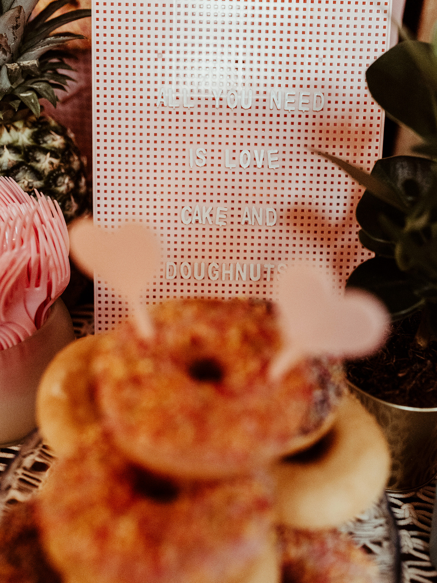 doughnut wall wedding