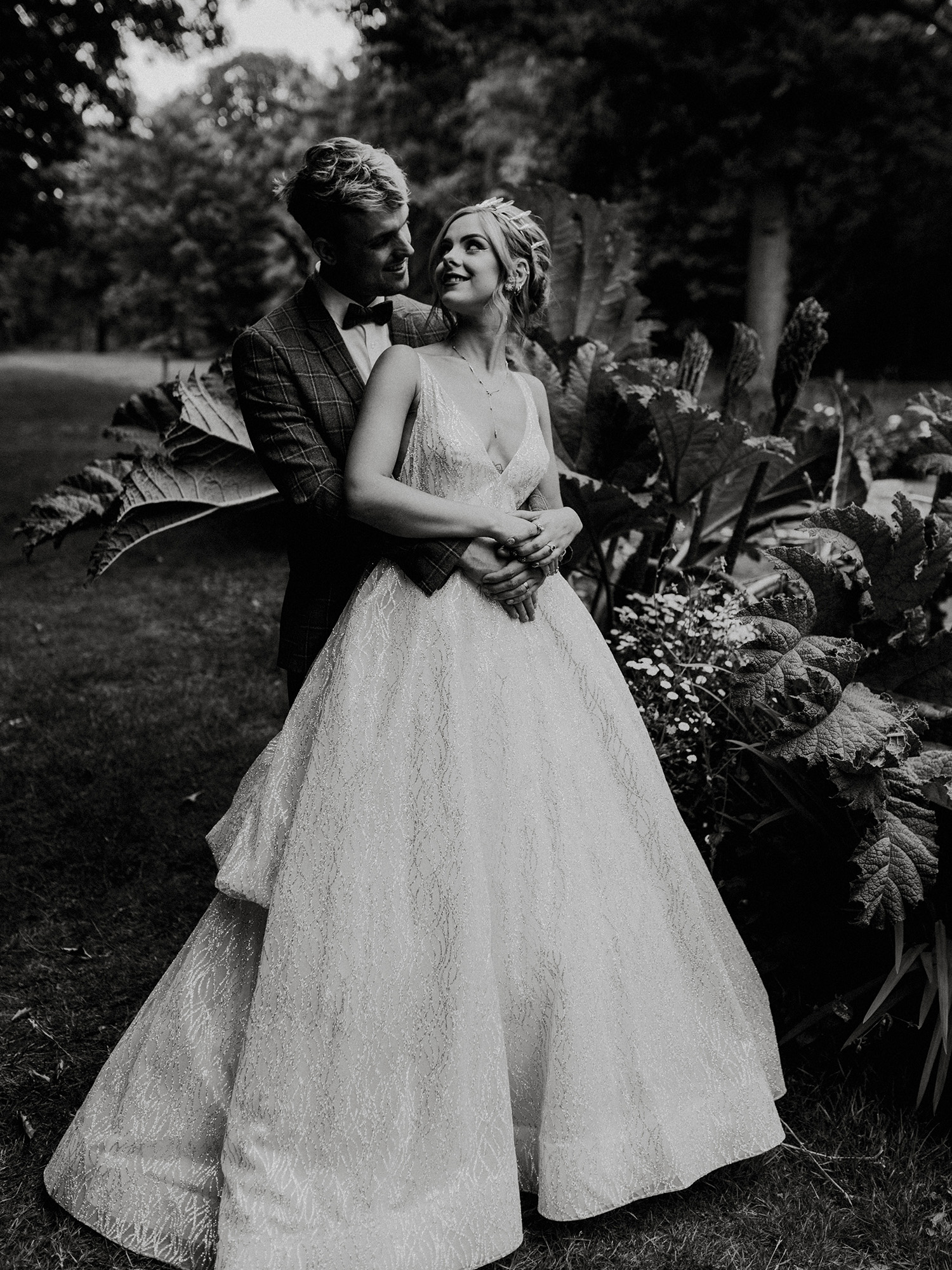 bride and groom wedding photos