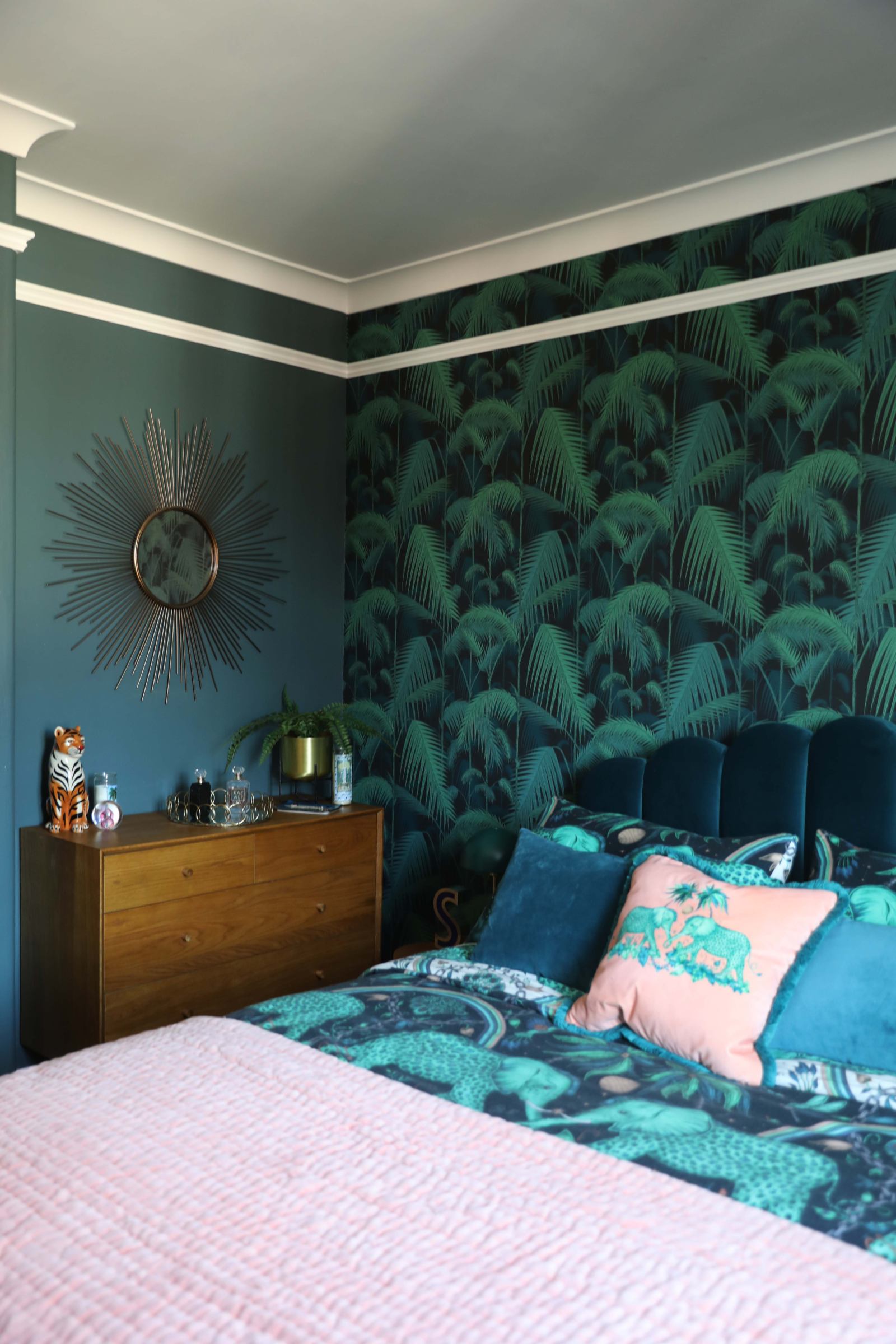 palm print bedroom